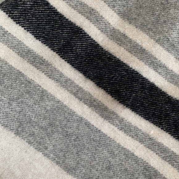 Madewell Striped Cape Scarf - Picture 4 of 6